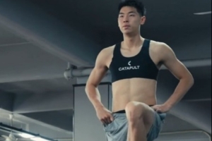 肌肉线条明显！崔永熙康复训练更新 在健身房进行力量训练