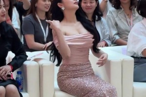 刘子琪你糊涂啊！38岁前女友张雨绮出席品牌活动，惊艳全场